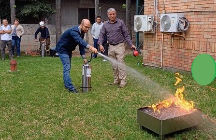 Capacitación práctica de extintores portátiles